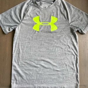 Under Armour dri fit youth boys -gray with lime logo - size large